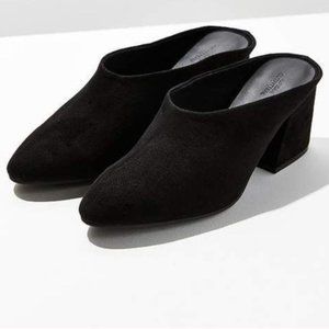 Urban Outfitters slip on Marta Mule Heel Black new